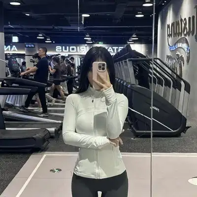 张彤静